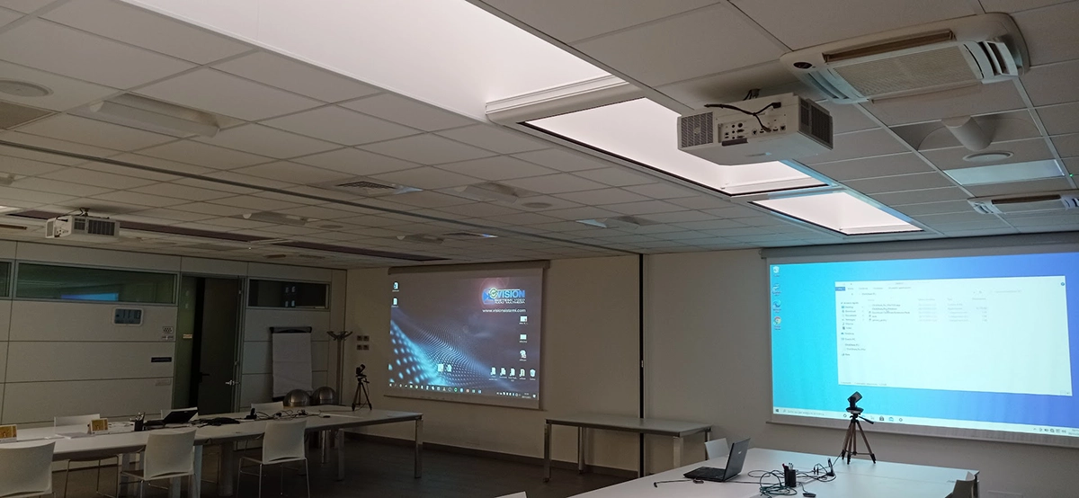 preparazione-di-sala-riunioni-aziendale
